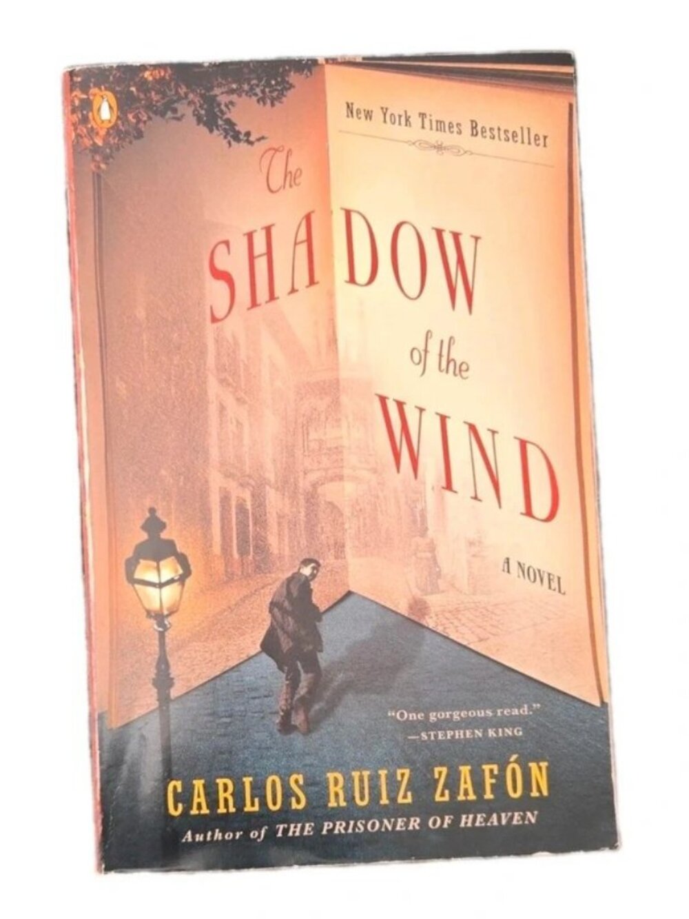 The Shadow of the Wind by Carlos Ruiz Zafon, Paperback, 2005, ISBN 9780143034902